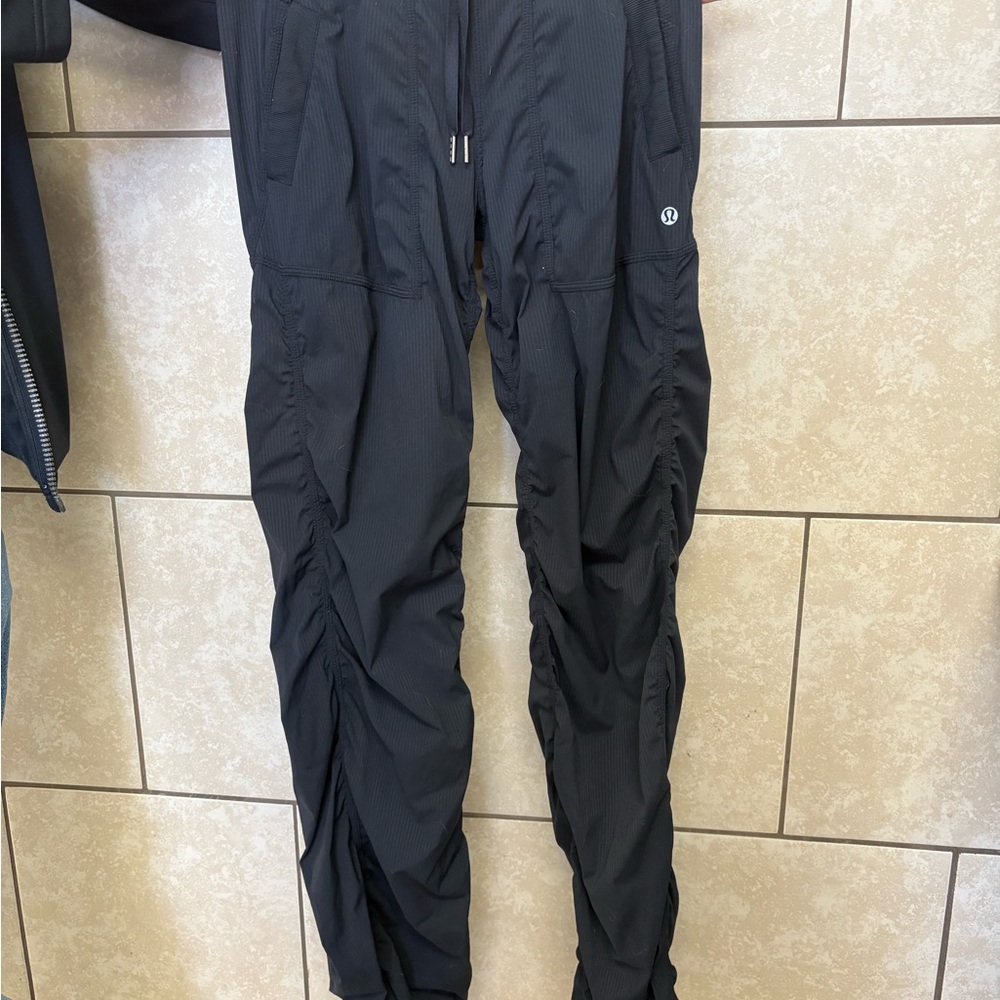 lululemon black Studio Dance Pant ~ no liner